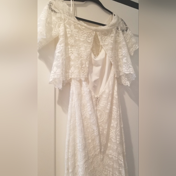 Beautiful ivory dress - Picture 3 of 8